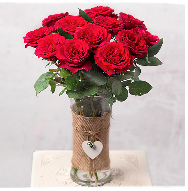 12 Red Roses - Only &pound;31.49