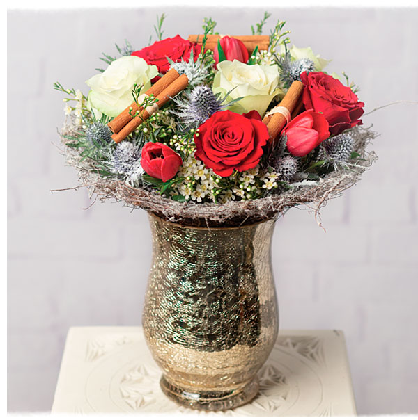 Christmas Posy - Only &pound;23.79